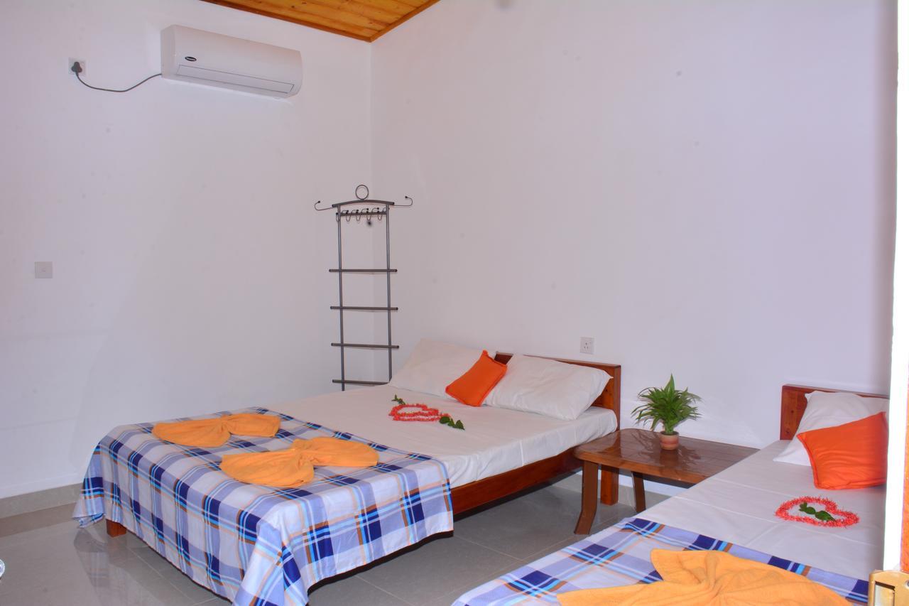 טרינקומאלה Pleasant Park Holiday Inn מראה חיצוני תמונה