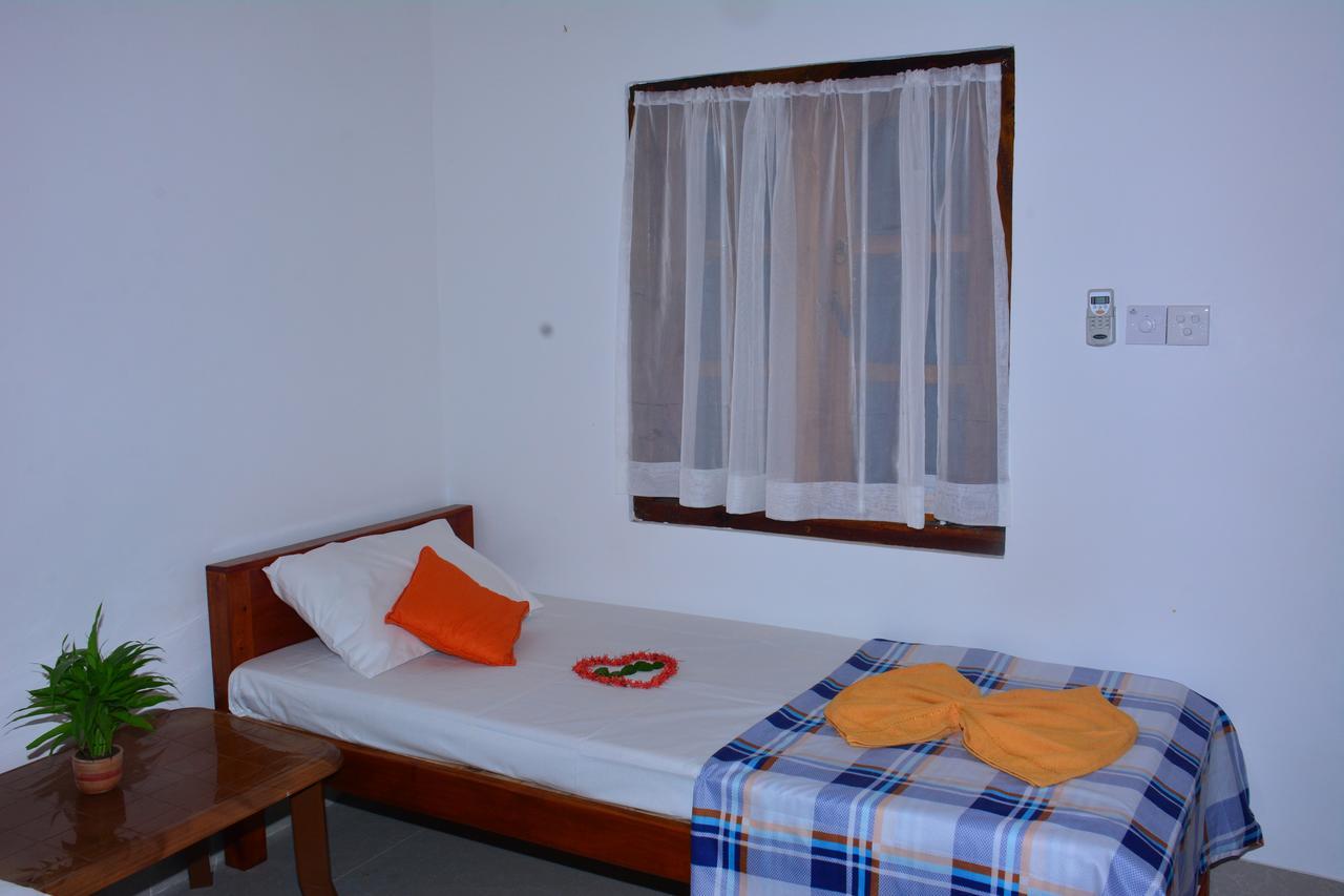 טרינקומאלה Pleasant Park Holiday Inn מראה חיצוני תמונה